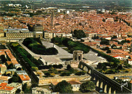 34 - Montpellier - Vue Aérienne Des Arceaux Des Jardins Du Peyrou De L'Arc De Triomphe Et Du Centre De La Ville - Photo  - Montpellier