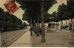 NÂ°35590 Z-cpa Fontainebleau -place Denecourt- - Fontainebleau