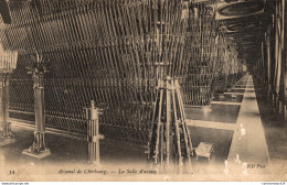 NÂ°35558 Z -cpa Arsenal De Cherbourg -la Salle D'armes- - Cherbourg