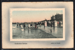 AK Borkum, Menschen Baden Am Strand  - Borkum