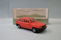 AMW AWM - VW VOLKSWAGEN POLO II Rouge Réf. 0030 BO HO 1/87 - Véhicules Routiers