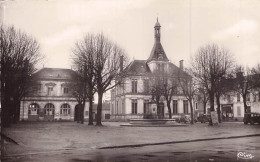 MAYET PLACE DE L'HOTEL DE VILLE - Mayet