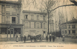 CPA Essonne > Athis Mons Café Restaurant A. DESNOE Tabacs Place De La Gare - Edit. A. Desnoé Tabacs - Calèche - Athis Mons