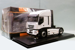 Ixo - Camion IVECO STRALIS 2012 Blanc Réf. TR119.22 NBO Neuf 1/43 - Ixo