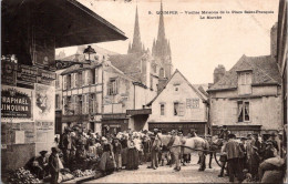 SELECTION  -  QUIMPER  -  Vieilles Maisons De La Place Saint François . Le Marché - Quimper