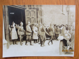 LATVIA  RIGA WW I GERMAN GENERAL VON KATHEN IN DOM OF RIGA , OLD PRESS PHOTO 16,5x12 Cm , 18-4 - Lettonie