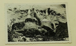 A Nap On The Beach - Personnes Anonymes