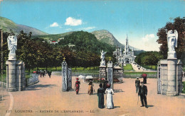 FRANCE - Lourdes - Entrée De L'Esplanade - LL - Colorisé - Animé - Carte Postale Ancienne - Lourdes