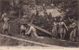 FRANCE - Lourdes - Le Calvaire (IIIe Station) - Jésus Tombe Pour La Première Fois - Carte Postale Ancienne - Lourdes