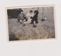 Snapshot Argentique La Baule Printemps 1932 Plage Enfants Landau Plage Seau - Lieux