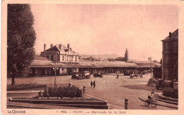 03 - Allier - VICHY - Esplanade De La Gare - Vichy