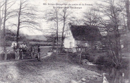 Agriculture - SCENES CHAMPETRES Du Centre De La France - Le Depart Pour Les Champs - Attelage - Autres & Non Classés