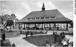 AKDP7-0739-27 - ROUTOT - La Halle Et Les Jardins  - Routot