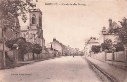 Dozulé * Route Et L'entrée Du Bourg - Autres & Non Classés