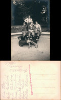 Postcard Třeboň Familienfoto Am Brunnen 1928 - Czech Republic