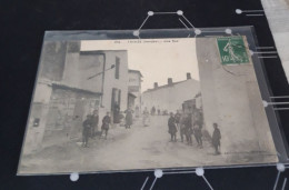 Carte Postale  N206   TRIAIZE  UN RUE - Autres & Non Classés