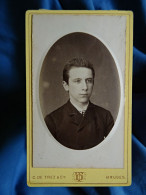 Photo CDV C. De Trez, Bruges - Jeune Homme, Portrait En Médaillon,  Ca 1880-85 L458 - Anciennes (Av. 1900)