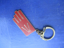 MILLAU GANTS CALVI PORTE CLE CLEFS CLES - Key-rings