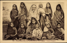 CPA Indien, Mission, Gruppenbild Der Frauen In Tracht, Nonne - Costumes