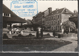 27 - ROUTOT - Place De La Halle - Routot