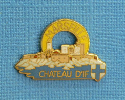 1 PIN'S // ** MARSEILLE / LE CHÂTEAU D'IF ** . (AA.06 Gavroche) - Villes