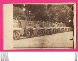 Carte Photo (Réf: Z 2802) TROYES ? 10 AUBE  Ou Chalon ? 51 Convoi Militaire De Vieux Camions CROIX ROUGE MILITARIA - Guerre 1914-18