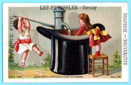 Chromo Epicerie Ley-Preyssler. Fillettes Remplissant D'eau Un Chapeau Haut-de-forme. Imp. Aubry - Autres & Non Classés