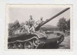 Shirtless Muscle Guys Military Soldiers, Tank Crew, Portrait, Vintage Orig Photo 8.6x6cm. (15539) - Guerre, Militaire