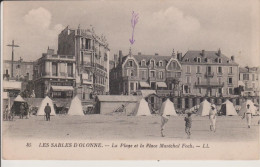 85 - SABLES D'OLONNE - LA PLAGE ET LA PLACE MARECHAL FOCH - Sables D'Olonne