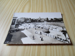 Dinard (35).La Plage - La Promenade - Carte Animée. - Dinard