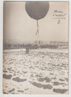 CARTE PHOTO D'UNE MONTGOLFIERE - BALLON DIRIGEABLE  MILITAIRE - IL VA SE SOULEVER - MILITAIRES -z 2 SCANS Z- - Manovre