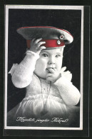 AK Majestäts Jüngster Rekrut!, Baby Mit Schirmmütze Und Militärischem Gruss  - War 1914-18