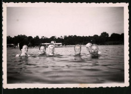 Fotografie Fotograf Hat Frauen Beim Schwimmen Abgelichtet  - Autres & Non Classés