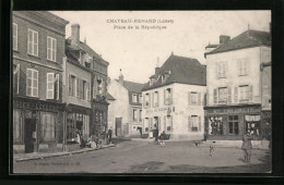 CPA Chateau-Renard, Place De La République  - Andere & Zonder Classificatie