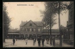 CPA Montdidier, La Gare, La Gare  - Montdidier