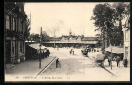 CPA Abbeville, L`Avenue De La Gare, La Gare  - Abbeville