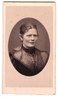 Fotografie Wilhelm Kratz, Benrath, Portrait Schöne Frau In Eleganter Bluse  - Anonymous Persons