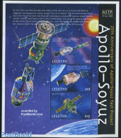 Lesotho 2000 Apollo 18 & Sojuz 19 3v M/s, Mint NH, Transport - Space Exploration - Lesotho (1966-...)