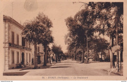 E8-24) EYMET - DORDOGNE -  LE BOULEVARD - GENDARMERIE NATIONALE  - ( 2 SCANS ) - Eymet