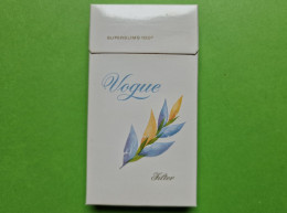 Ancien PAQUET De CIGARETTES Vide - VOGUE - Vers 1980 - Sigarettenkokers (leeg)