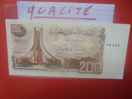 ALGERIE 200 DINARS 1983 Circuler Belle Qualité (B.34) - Algeria