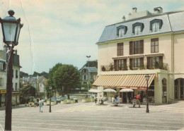 122125 - Garches - Frankreich - Place Saint-Louis - Garches