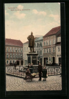 AK Radeberg, Markt Mit König Albertdenkmal  - Radeberg