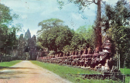 Cambodia - ANGKOR WAT - Causeway To The Gate Of Victory - Publ. Hotel International, Phnom Penh  - Cambodge