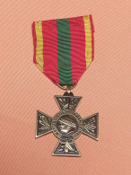 MEDAILLE CROIX DU COMBATTANT VOLONTAIRE RUBAN 39/45, RECENTE - Francia