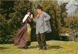 Folklore - Danses - Auvergne - Danse Auvergnate - Le Couple De Danseurs - CPM - Voir Scans Recto-Verso - Dances