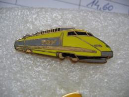 Pin's Ballard, TGV De Couleur Jaune - TGV