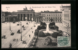 AK Berlin, Kutschen Auf Dem Pariser Platz Vor Dem Brandenburger Tor  - Brandenburger Door