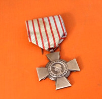 Médaille Militaire  République Française  Croix Du Combattant (1914-1918) - Frankreich