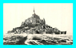 A912 / 111 50 - LE MONT SAINT MICHEL à Marée Haute - Le Mont Saint Michel